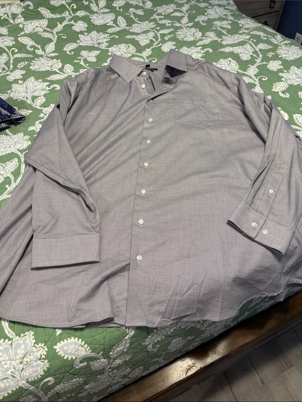 Men's Long-Sleeve Dress Shirt in Light Gray with Subtle Pattern